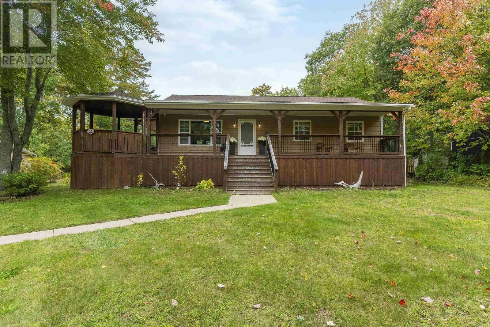 25 Maggie Drive, Greenwood, NS, B0P 1R0