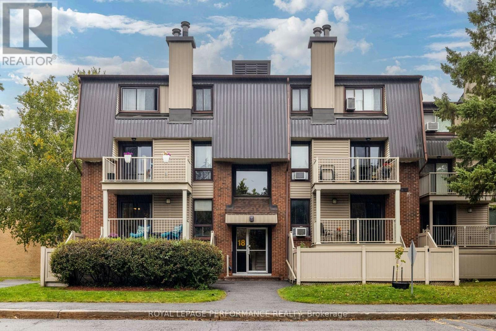 7-18 Sweetbriar Circle, Ottawa, ON, K2J 2K4