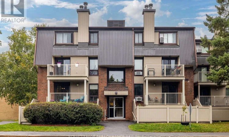 7-18 Sweetbriar Circle