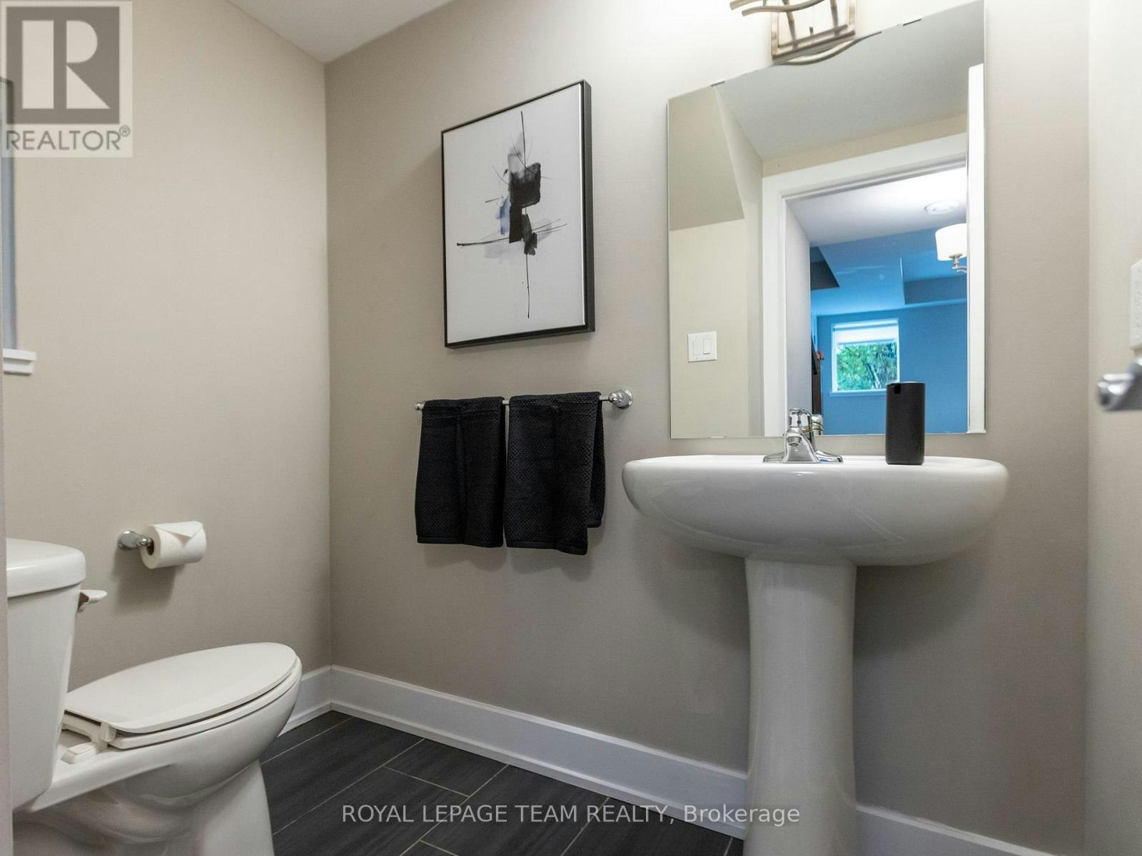 110 Greenfield Avenue, Ottawa, ON, K1S 5H7 - 5