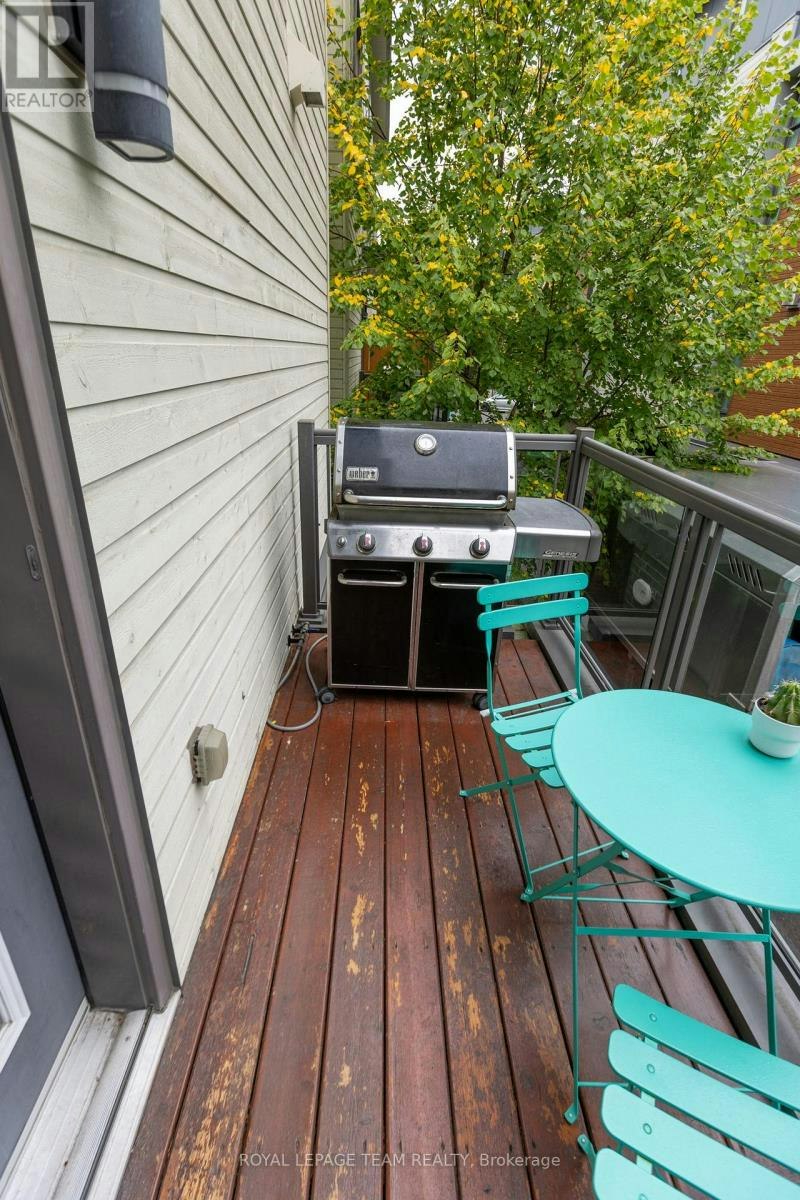110 Greenfield Avenue, Ottawa, ON, K1S 5H7 - 17