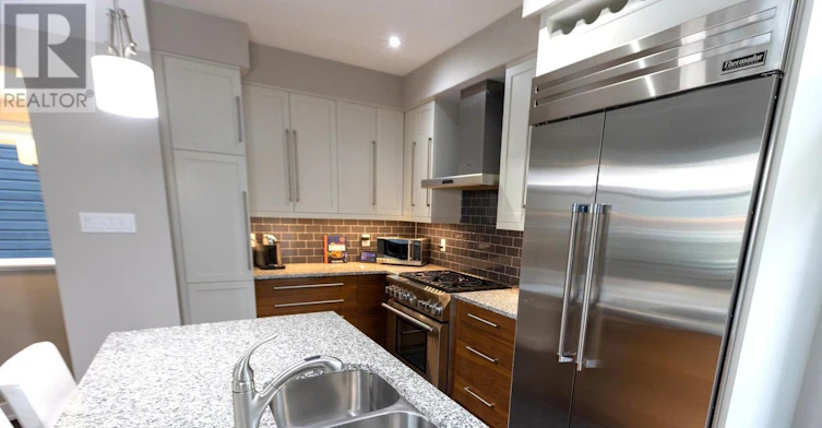 110 Greenfield Avenue, Ottawa, ON, K1S 5H7 - 13
