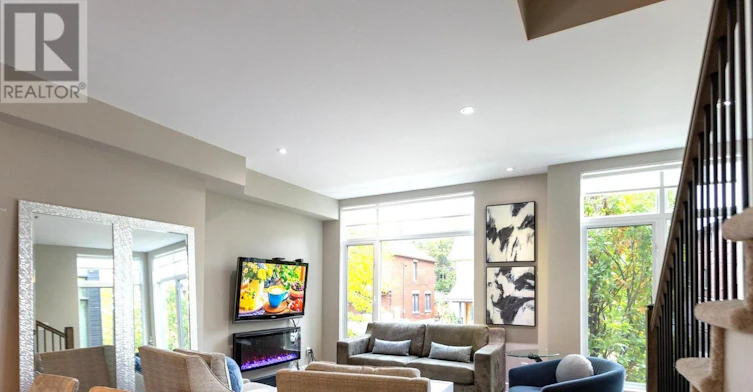 110 Greenfield Avenue, Ottawa, ON, K1S 5H7 - 9