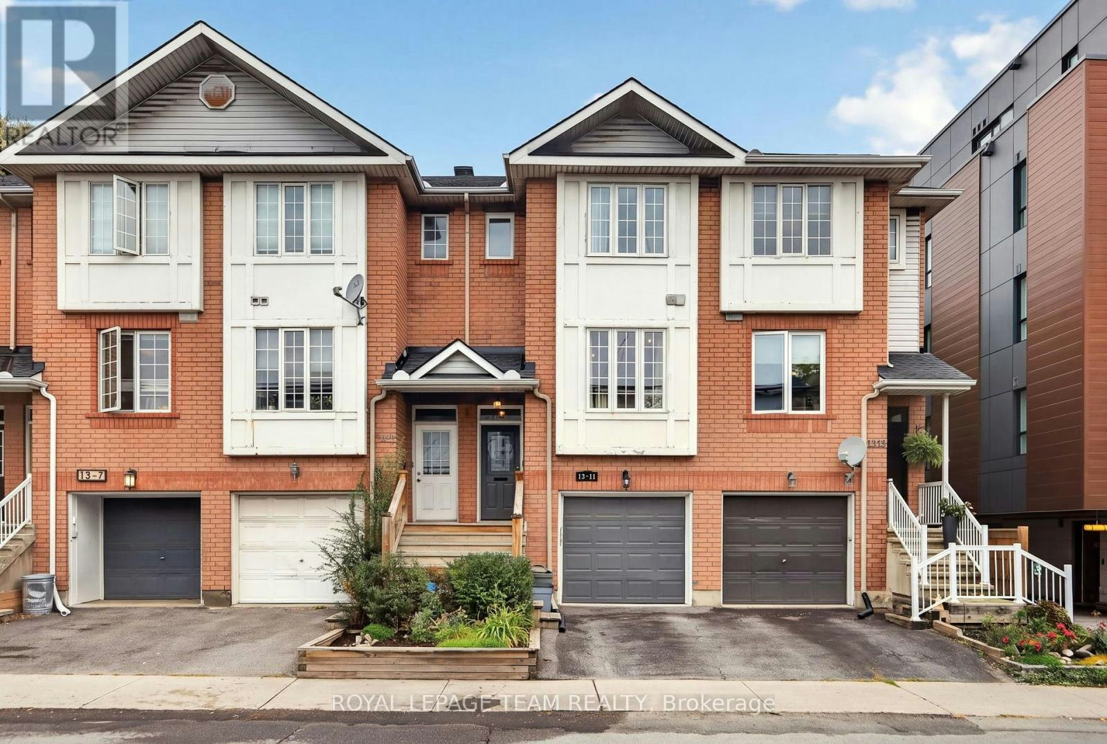 11-13 Robinson Avenue, Ottawa, ON, K1N 8N8