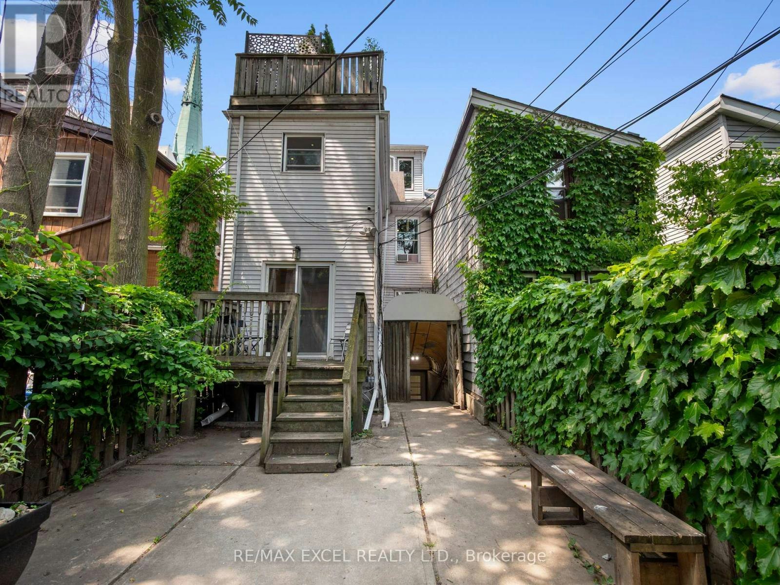 BSMT-137 Gerrard Street E, Toronto, ON, M5A 2E3 - 9