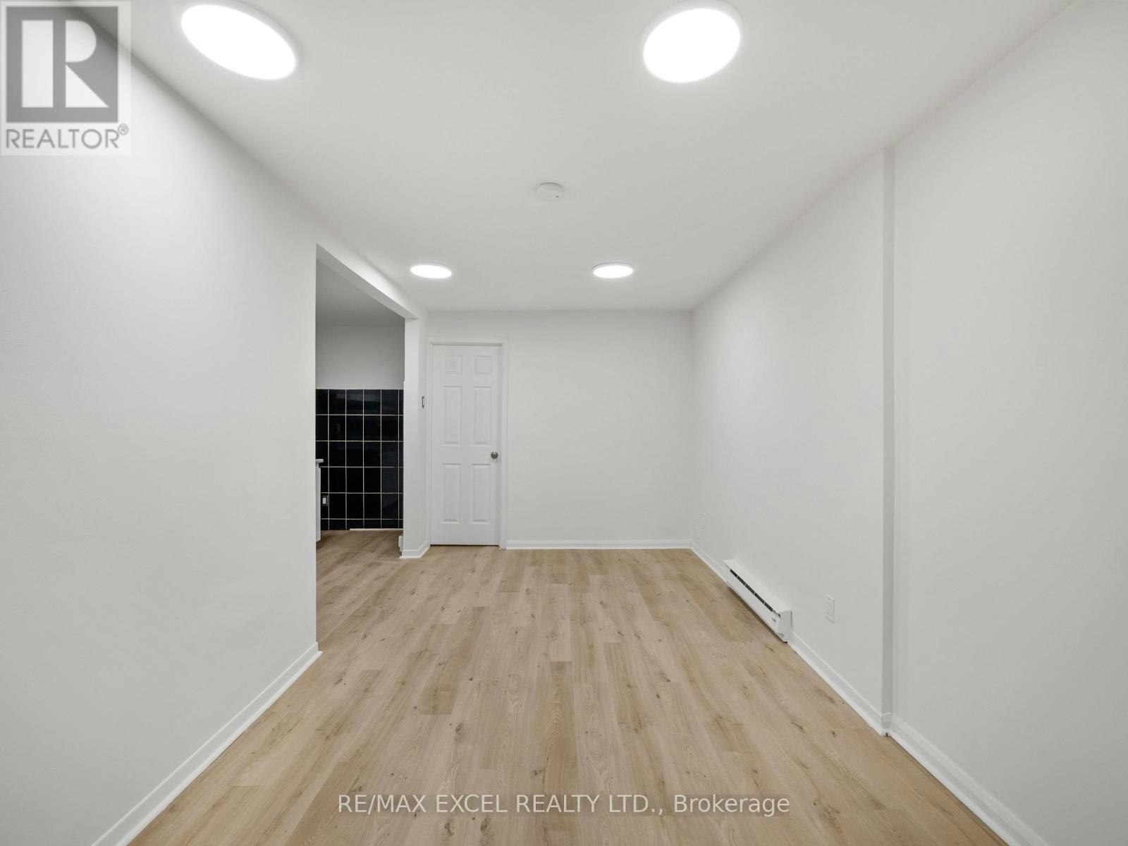 BSMT-137 Gerrard Street E, Toronto, ON, M5A 2E3