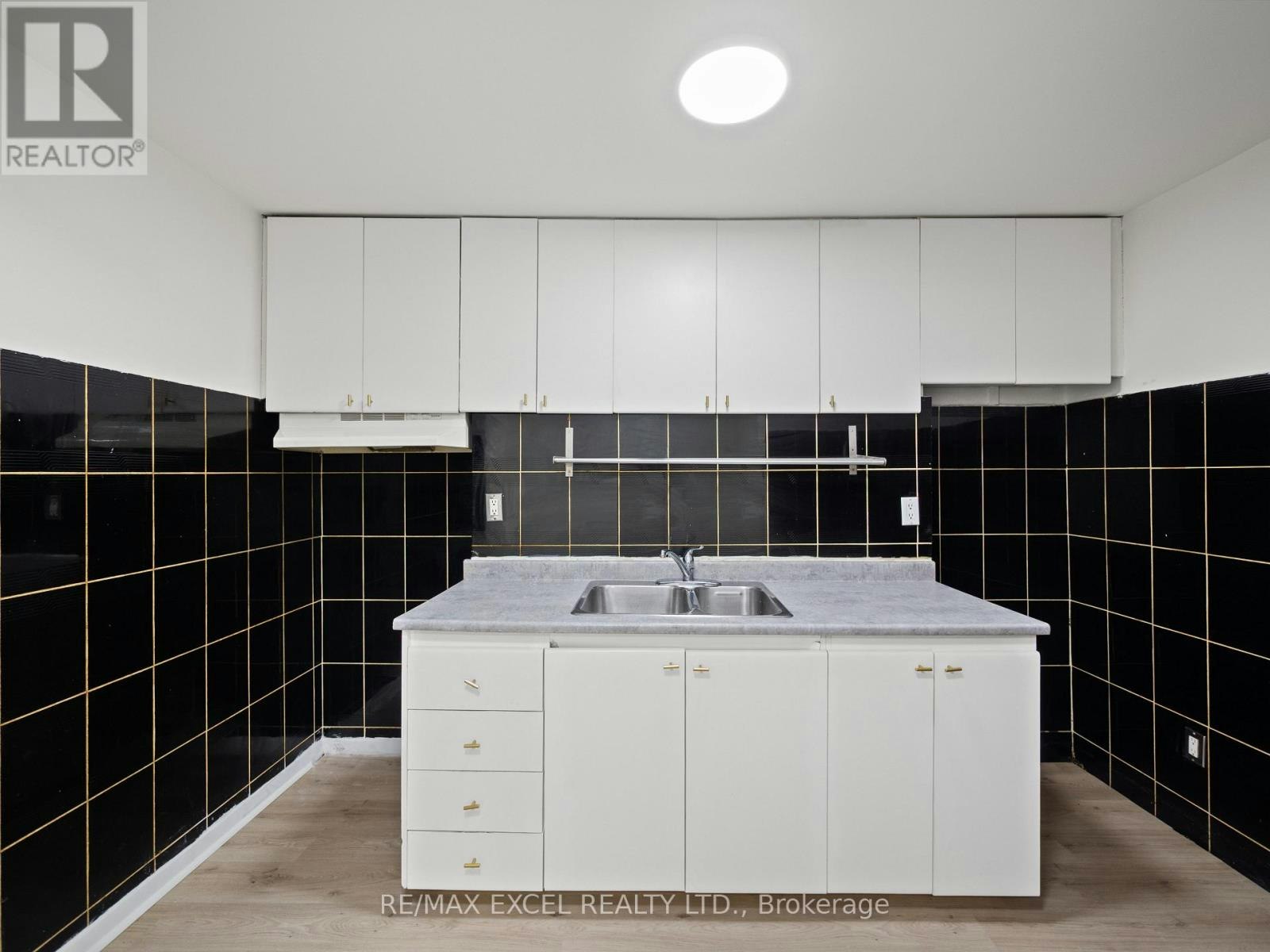 BSMT-137 Gerrard Street E, Toronto, ON, M5A 2E3 - 4