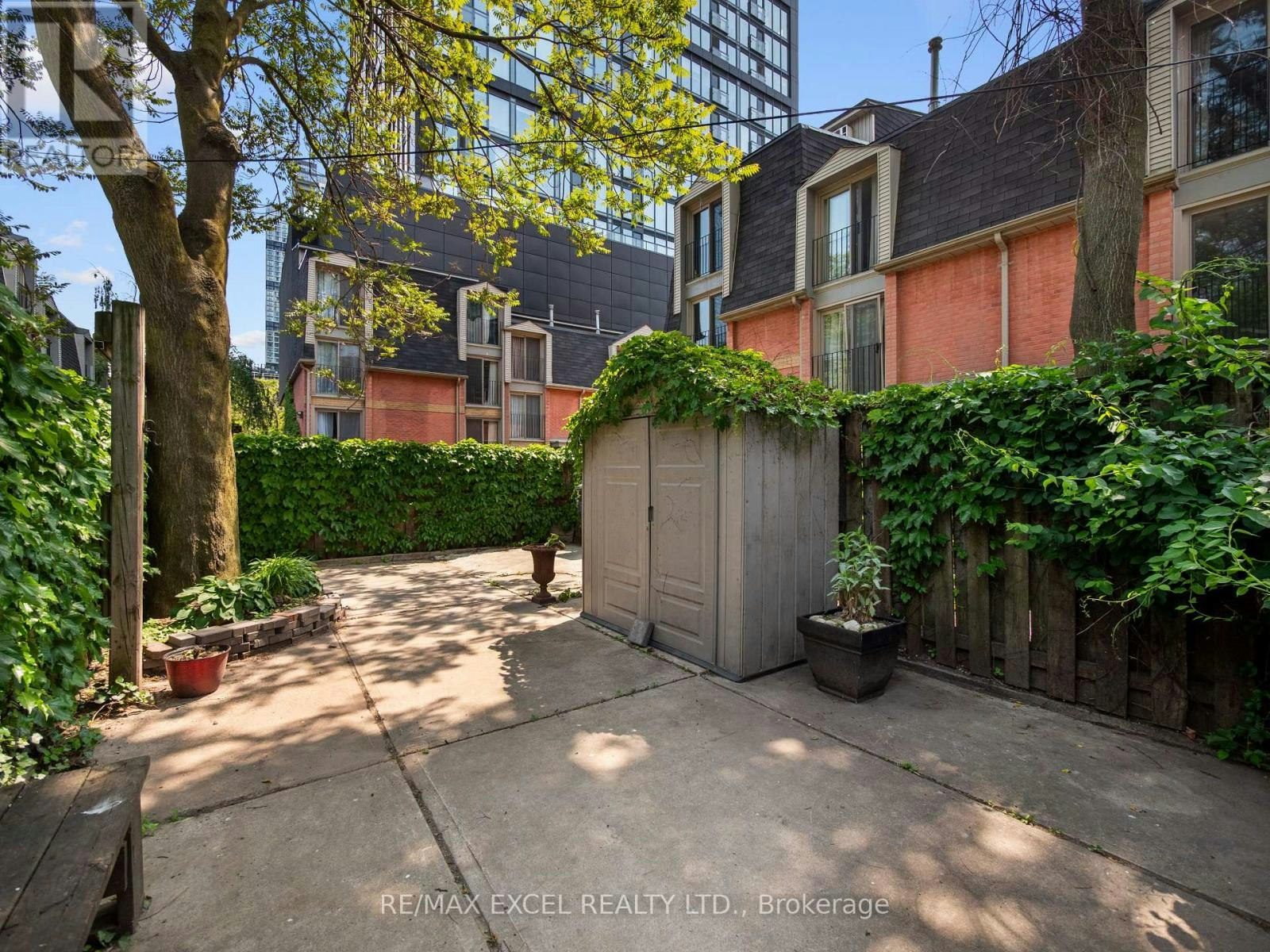 BSMT-137 Gerrard Street E, Toronto, ON, M5A 2E3 - 10