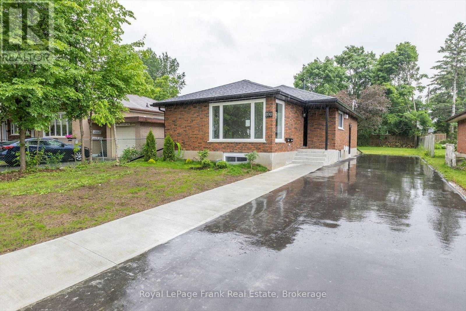 MAIN-890 Weller Street, Peterborough, ON, K9J 4X8 - 2