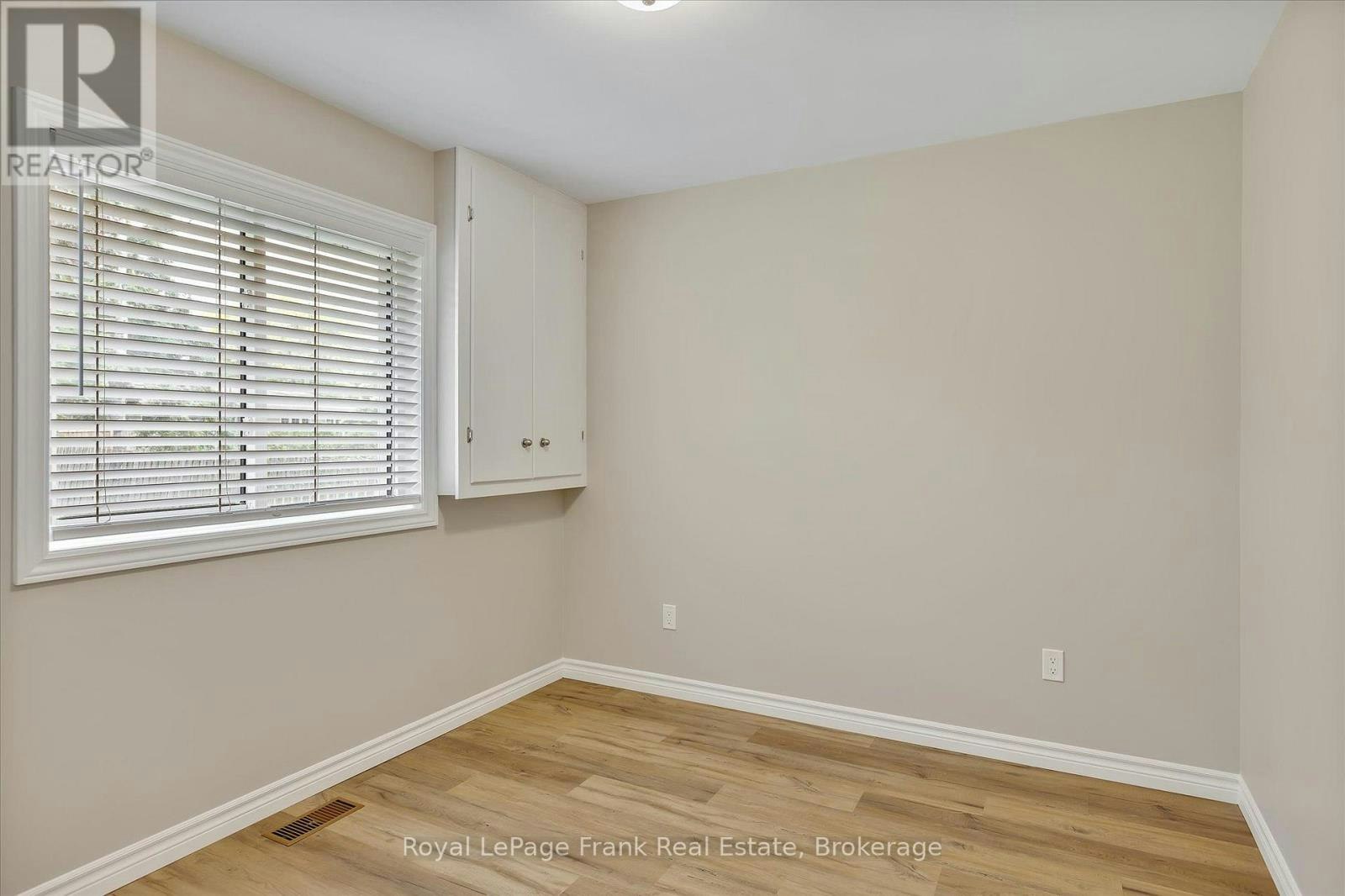 MAIN-890 Weller Street, Peterborough, ON, K9J 4X8 - 25