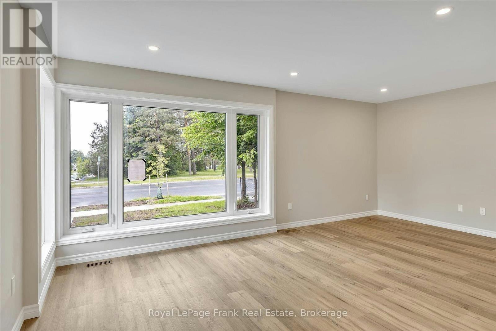 MAIN-890 Weller Street, Peterborough, ON, K9J 4X8 - 7