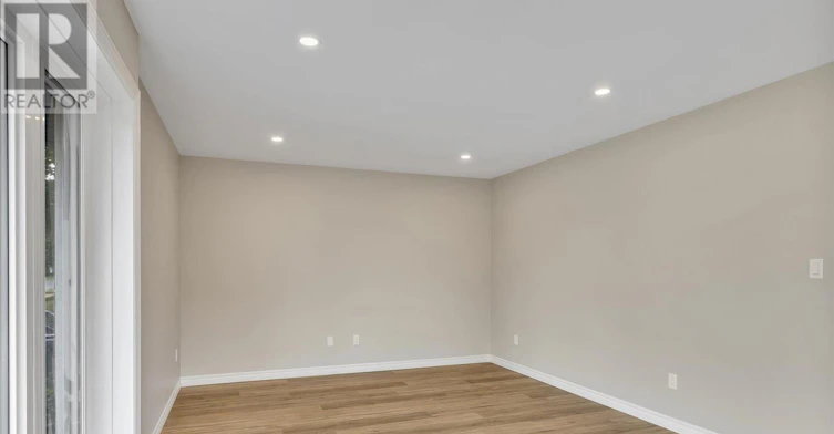 MAIN-890 Weller Street, Peterborough, ON, K9J 4X8 - 10