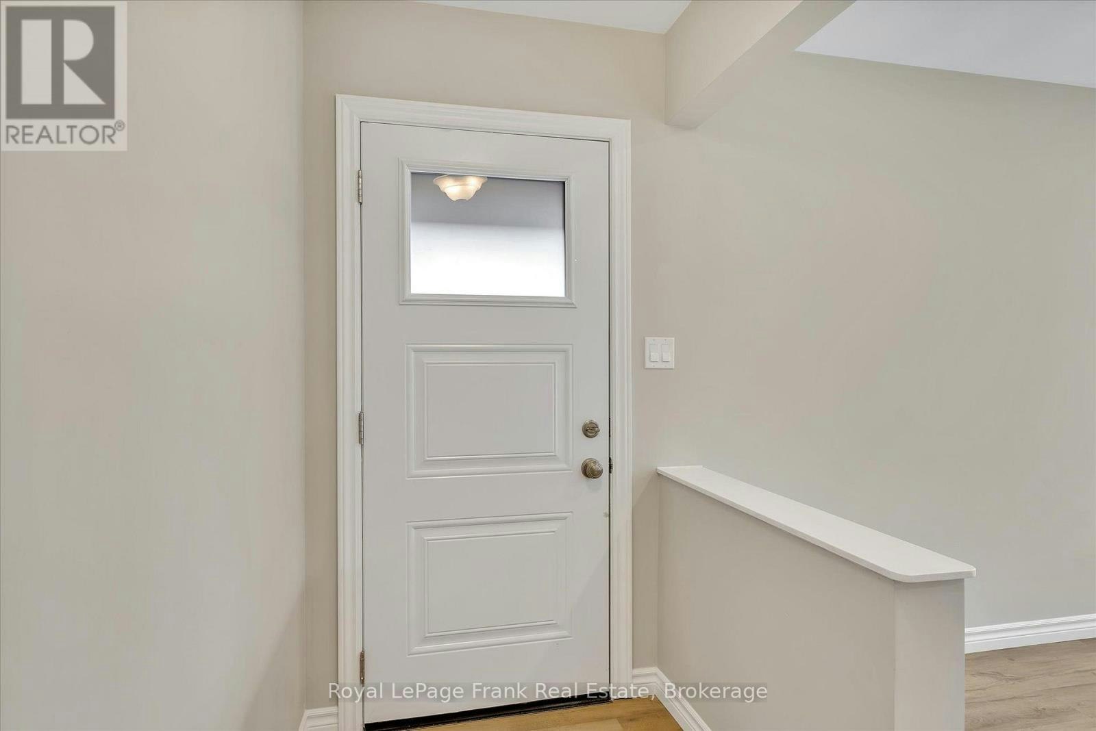 MAIN-890 Weller Street, Peterborough, ON, K9J 4X8 - 6