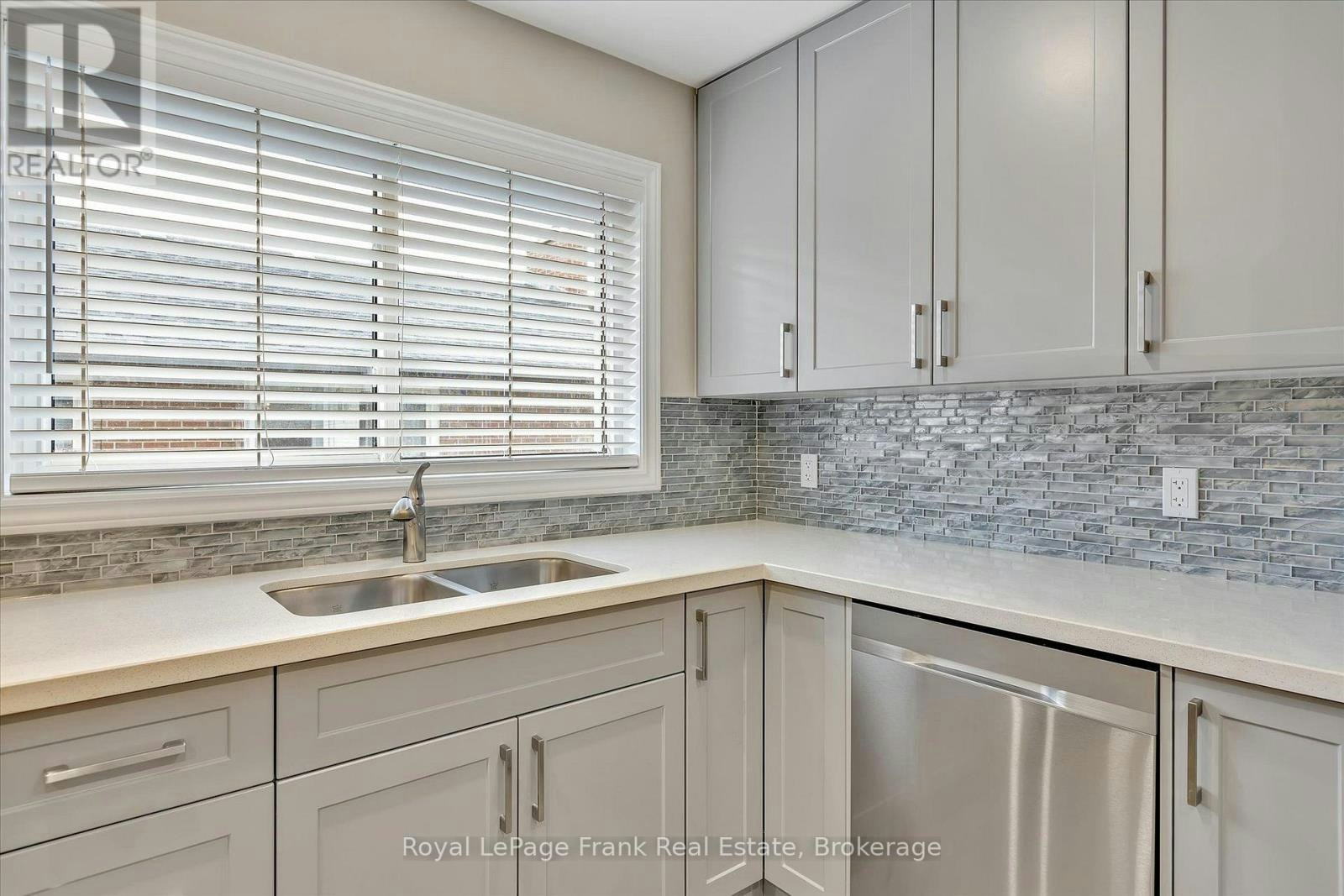 MAIN-890 Weller Street, Peterborough, ON, K9J 4X8 - 14