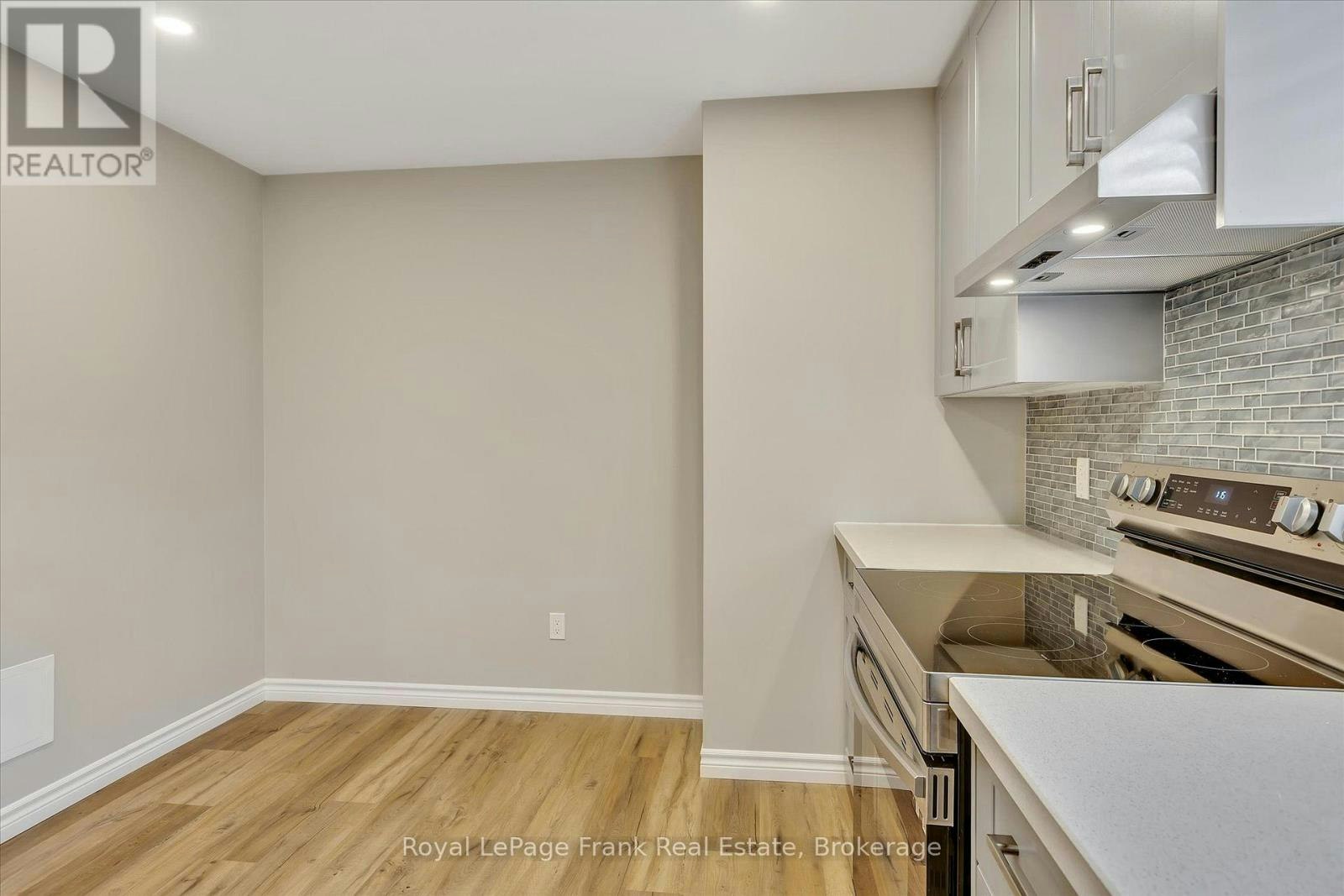MAIN-890 Weller Street, Peterborough, ON, K9J 4X8 - 15