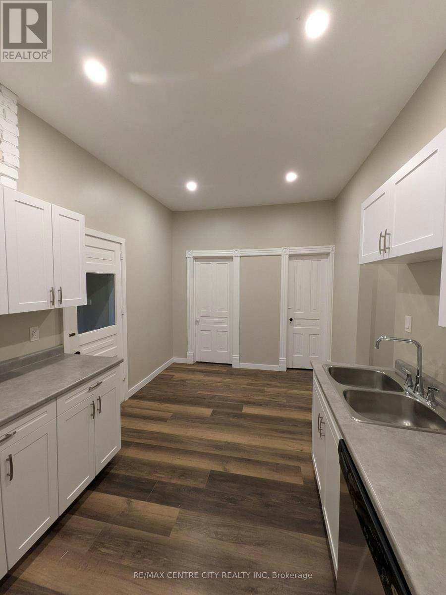40 Queen Street, St. Thomas, ON, N5R 3J2 - 4