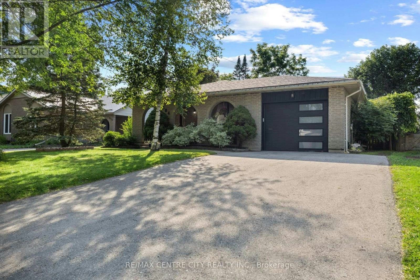 684 Macyoung Drive, Kincardine, ON, N2Z 1S9