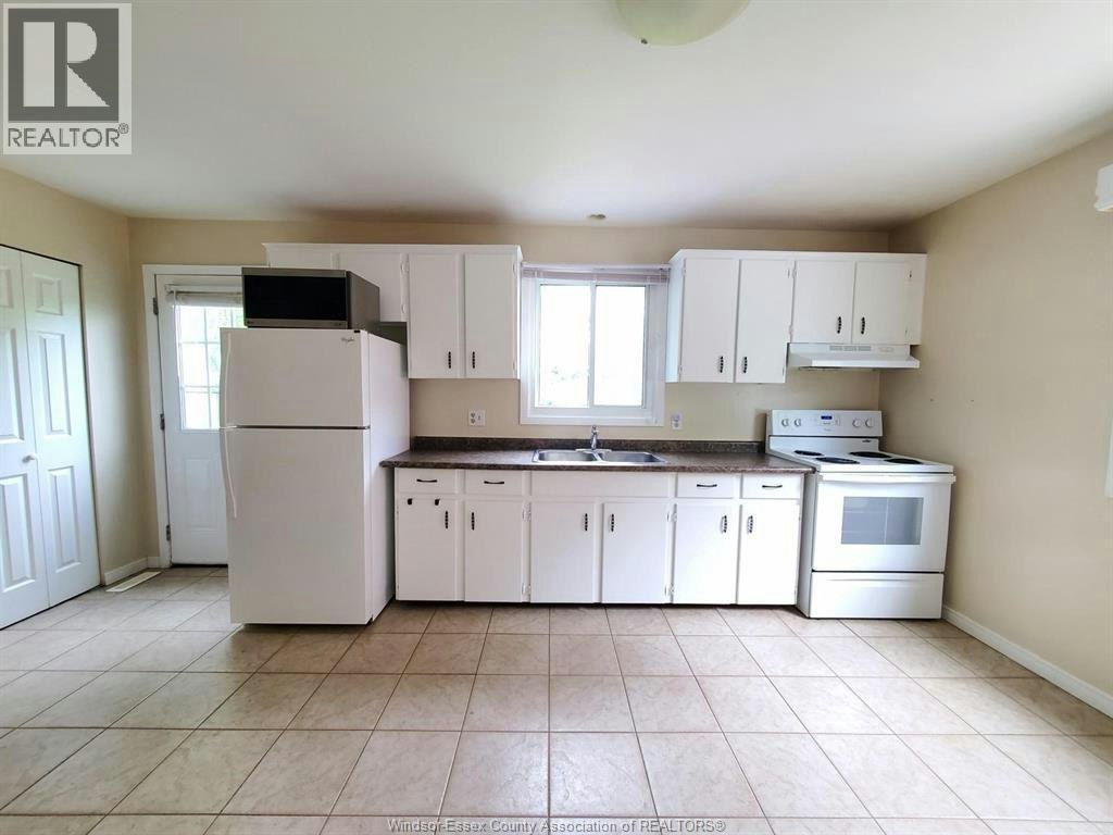 B-114 Lillian Drive, Waterloo, ON, N2J 4J9 - 4