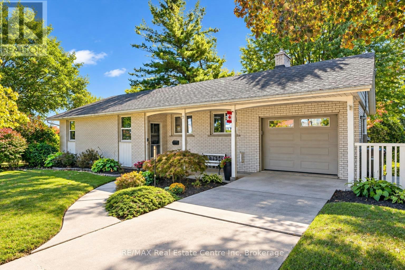 38 Callander Drive, Guelph, ON, N1E 4H5