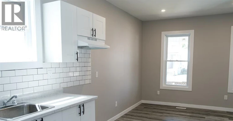 MAIN-263 Tuscarora, Windsor, ON, N9A 3L6 - 7