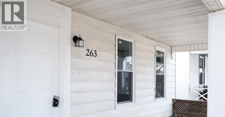 MAIN-263 Tuscarora, Windsor, ON, N9A 3L6 - 2