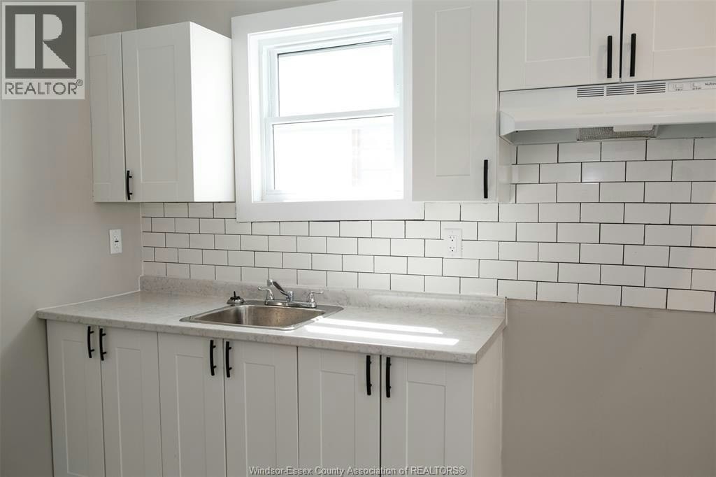 MAIN-263 Tuscarora, Windsor, ON, N9A 3L6 - 6