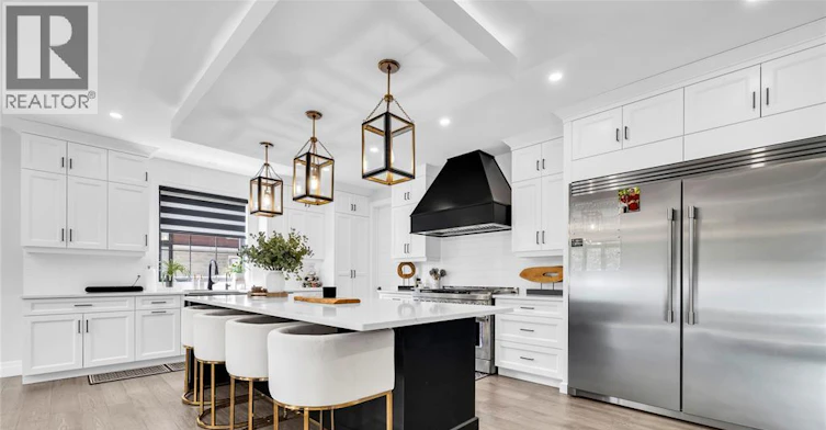 256 Xavier Circle, Lakeshore, ON, N0R 1A0 - 2