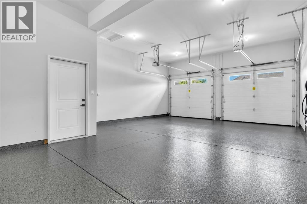 256 Xavier Circle, Lakeshore, ON, N0R 1A0 - 9