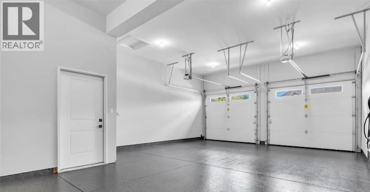256 Xavier Circle, Lakeshore, ON, N0R 1A0 - 9