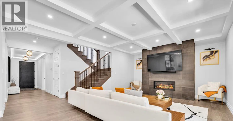 256 Xavier Circle, Lakeshore, ON, N0R 1A0 - 4