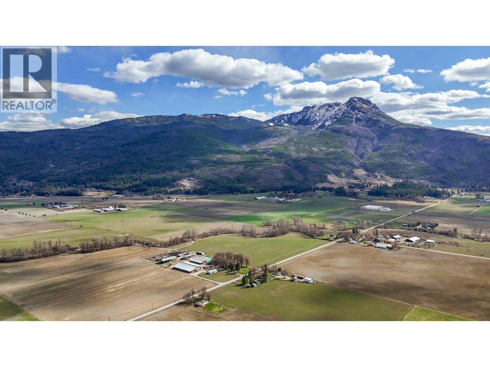 1500 SW 60 Street, Salmon Arm, BC, V1E 3B3