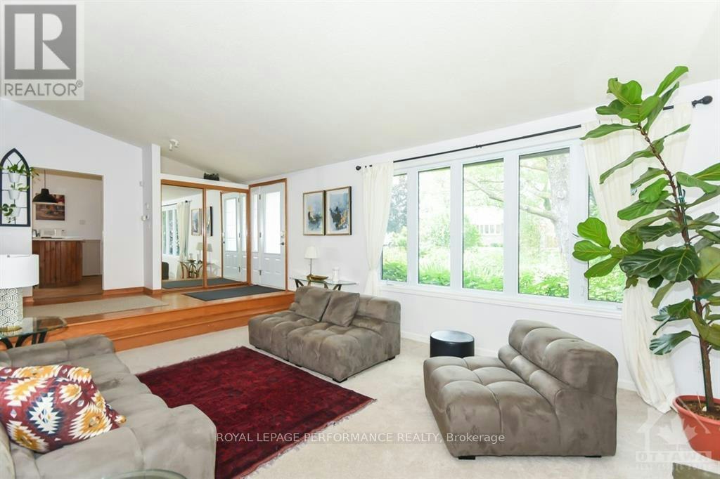 85 Crownhill Street, Ottawa, ON, K1J 6W9 - 7