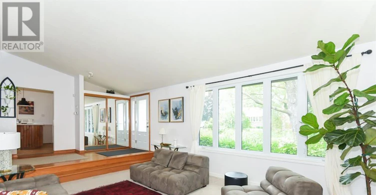 85 Crownhill Street, Ottawa, ON, K1J 6W9 - 7