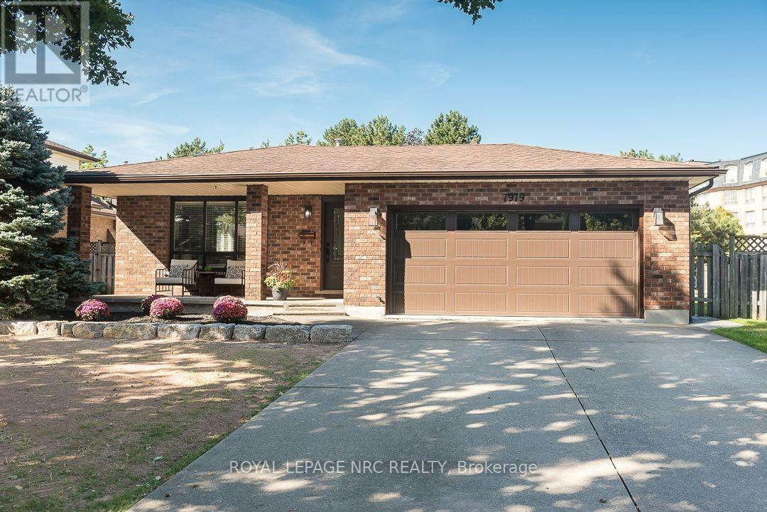 7979 Oakridge Drive, Niagara Falls, ON, L2H 2W1