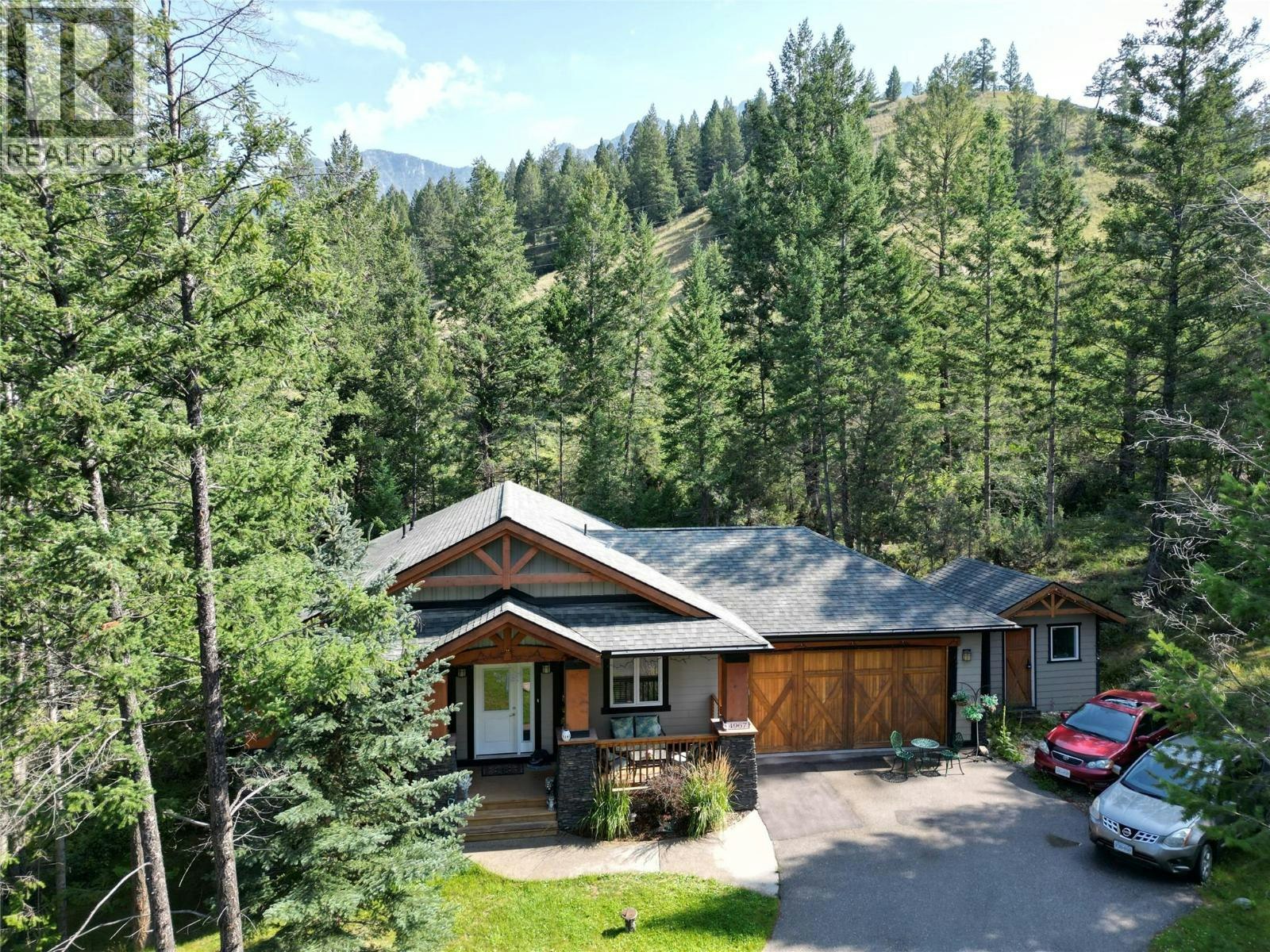 4967 Saddlewood Lane, Radium Hot Springs, BC, V0A 1M0