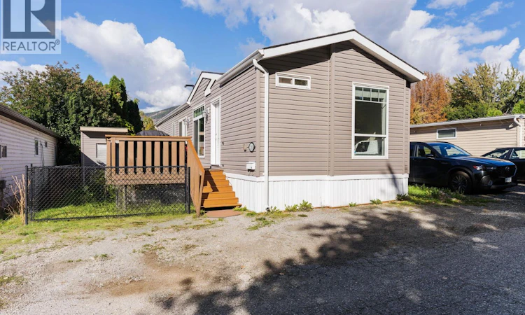 201-1699 Ross Road