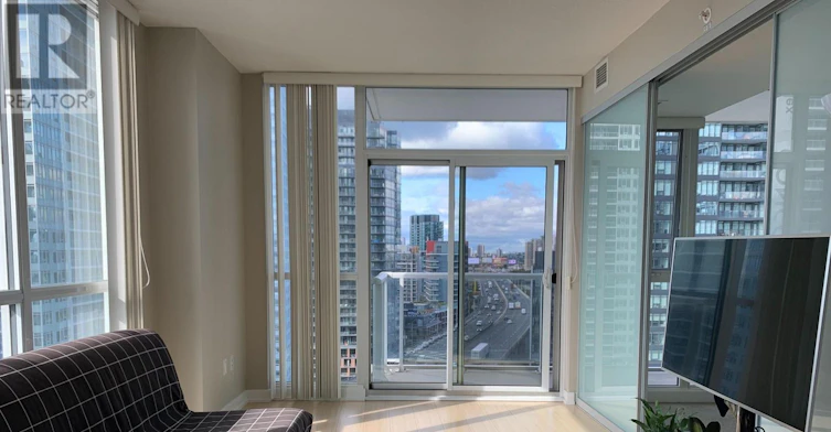 1908-75 Queens Wharf Road, Toronto, ON, M5V 0J8 - 3