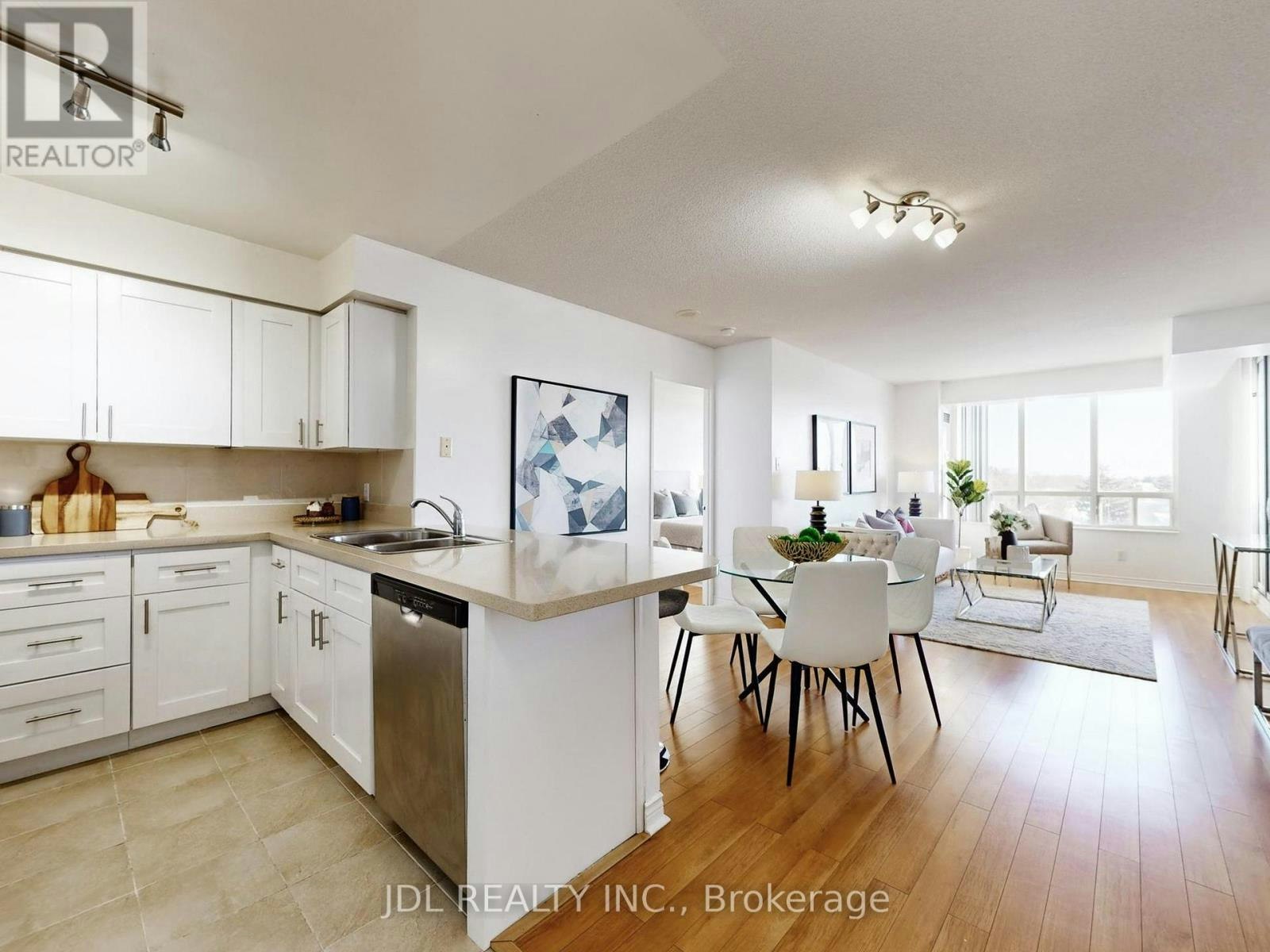 906-260 Doris Avenue, Toronto, ON, M2N 6X9