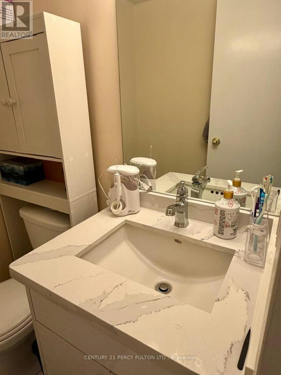 1111-633 Bay Street, Toronto, ON, M5G 2G4 - 9