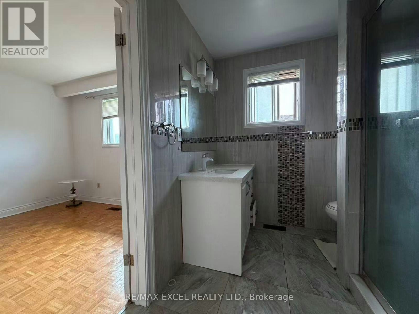 UPPER-56 Leafield Drive, Toronto, ON, M1W 2T2 - 19