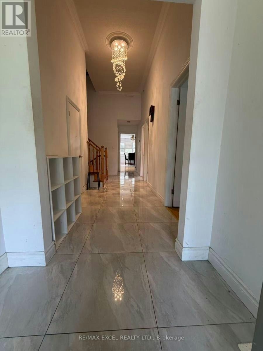 UPPER-56 Leafield Drive, Toronto, ON, M1W 2T2 5