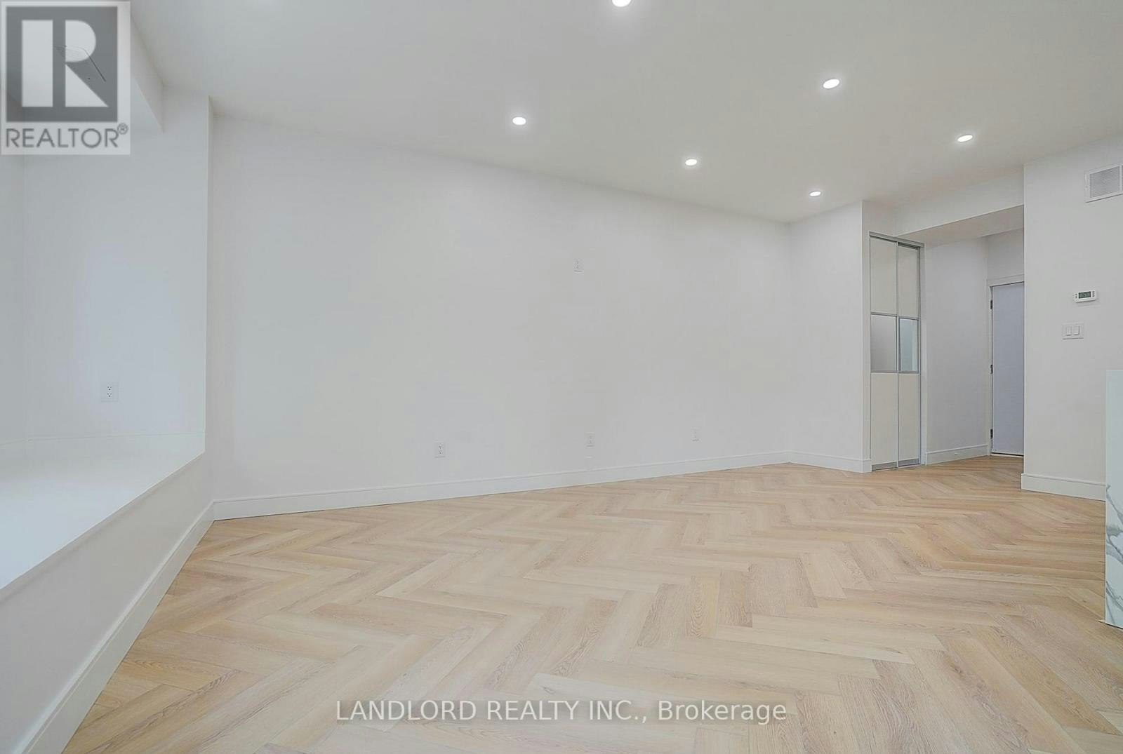 4-1344 Pape Avenue, Toronto, ON, M4K 3X2 - 18