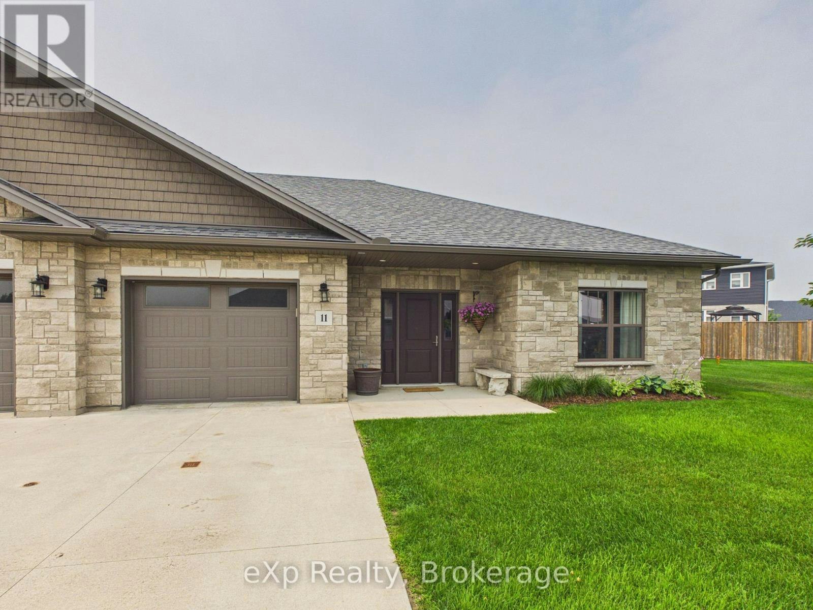 11-1050 Waterloo Street, Saugeen Shores, ON, N0H 2C3