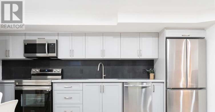 LOWER-180 Maria Street, Toronto, ON, M6P 1W4 - 2