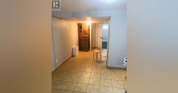 27 Erlesmere Avenue, Brampton, ON, L6W 2T4 - 6