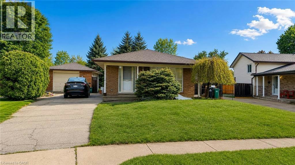 Upper-76 Appalachian Crescent, Kitchener, ON, N2E 1A4
