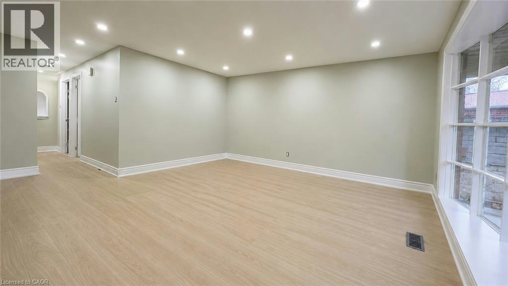 Upper-76 Appalachian Crescent, Kitchener, ON, N2E 1A4 - 19