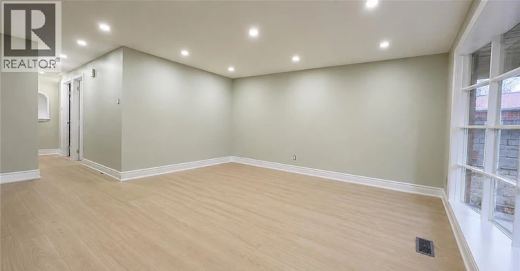Upper-76 Appalachian Crescent, Kitchener, ON, N2E 1A4 - 19