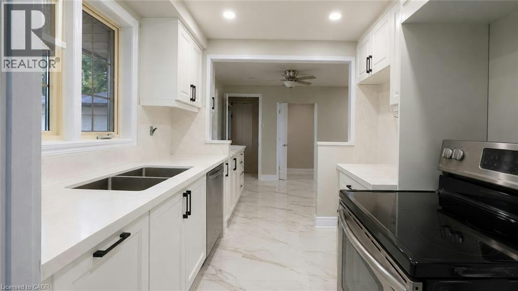 Upper-76 Appalachian Crescent, Kitchener, ON, N2E 1A4 - 8