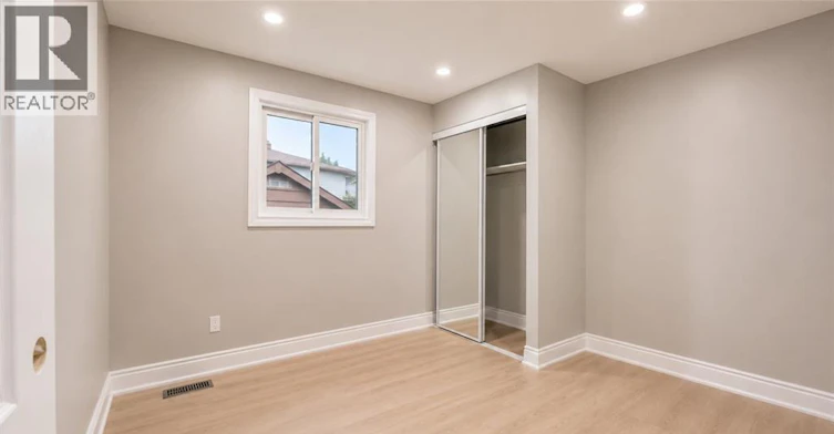 Upper-76 Appalachian Crescent, Kitchener, ON, N2E 1A4 - 15
